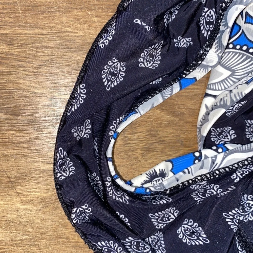 Vera Bradley bikini swimsuit size medium/large navy paisley